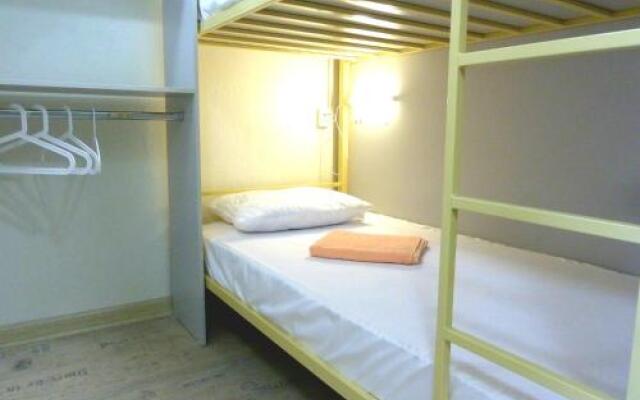 Hostel Red Cat