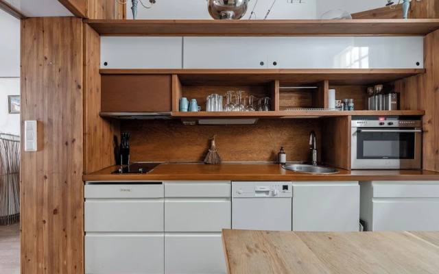 Historical Downtown Home with Parking and Steam Sauna