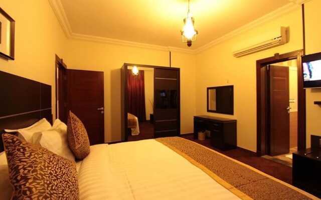 Platinum Suites Hotel Apartments