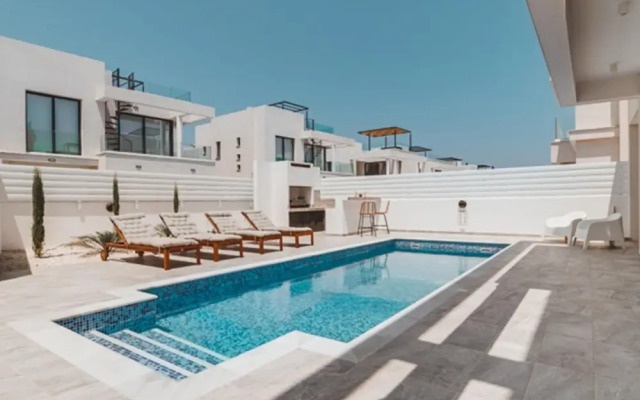 66 PER - Stay Villa Palm