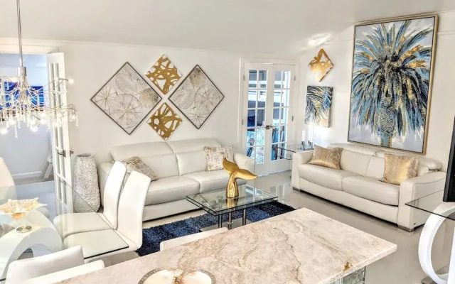 Golden Palm Estate by MNM
