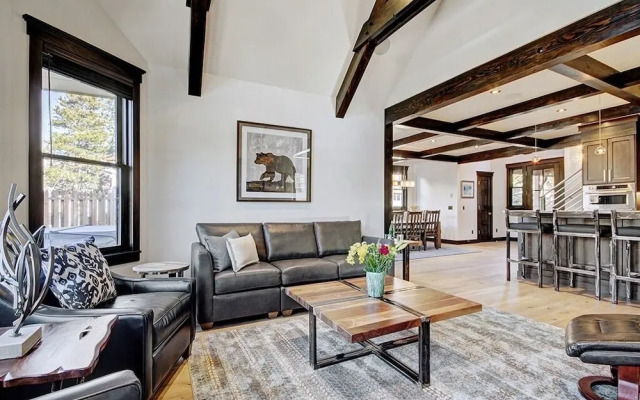 The Bogart House 5 Bedroom Home