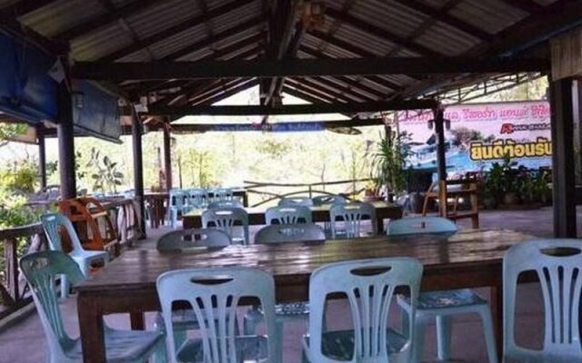 Rommai Chailay Resort & Seafood