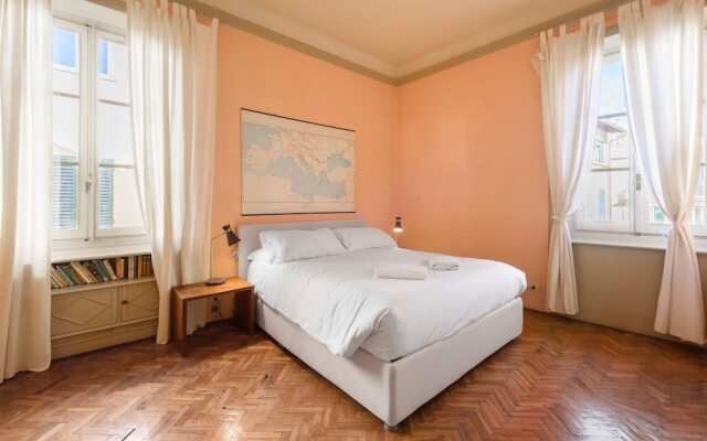 Ponte Vecchio 3 bedrooms by Mmega
