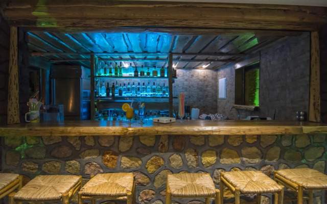 Polydefkis Hotel