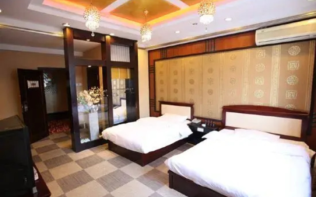 Huiqun Business Hotel