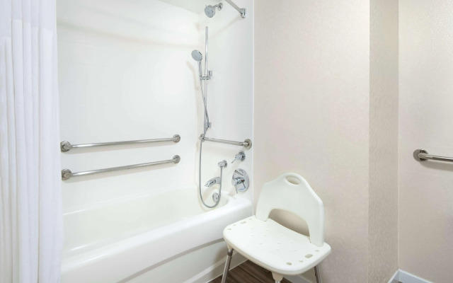 Hampton Inn & Suites Anaheim Garden Grove