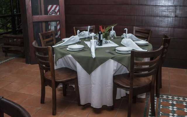 Aninga Lodge