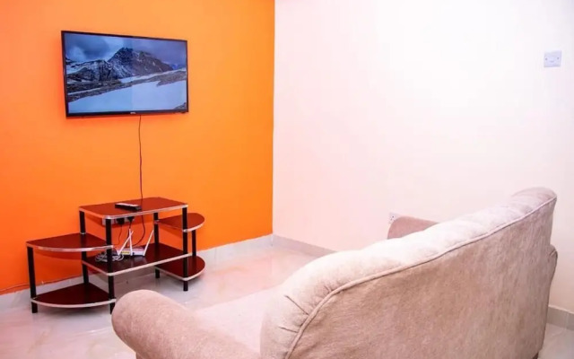 Lux Suites Nataliz Apartments Utawala