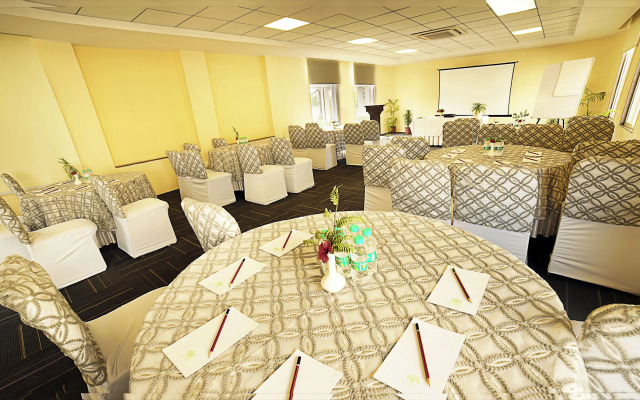 TreeHouse Sunrise Resort & Caravan Park