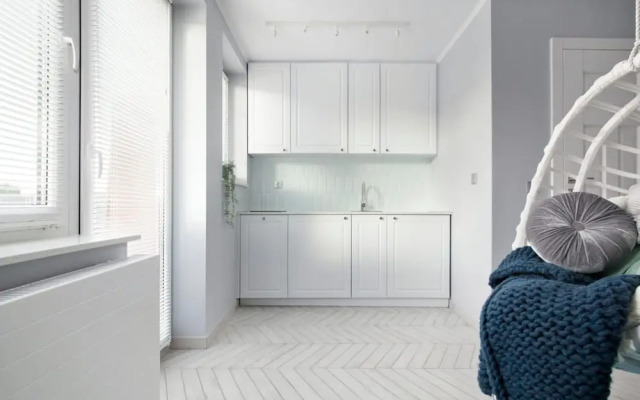Elite Apartments Luna Studio Bath Balcony Center