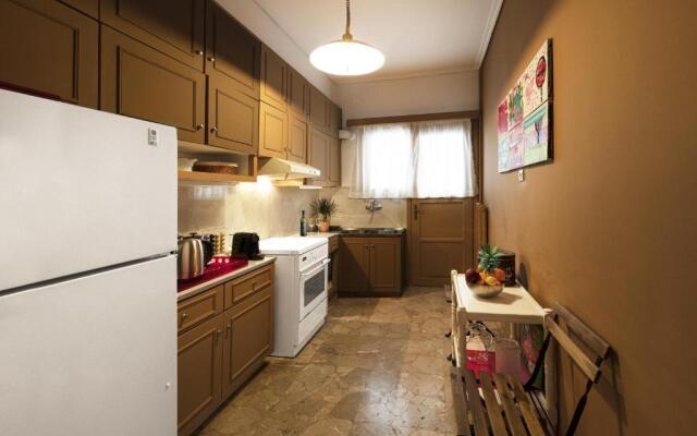 Spacious 3 Bedroom apt near Acropolis museum