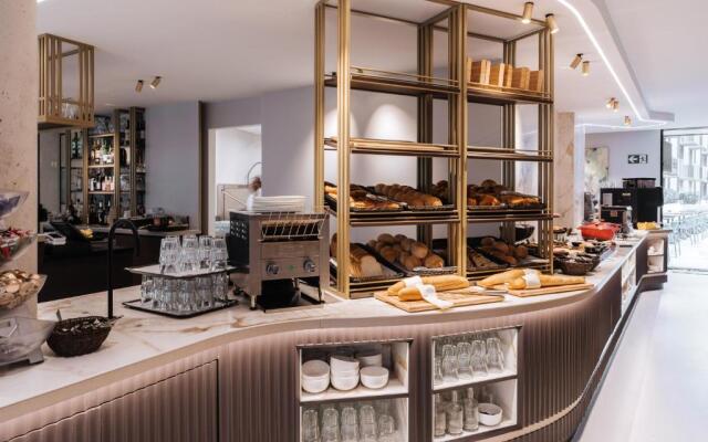 The CORNR Hotel
