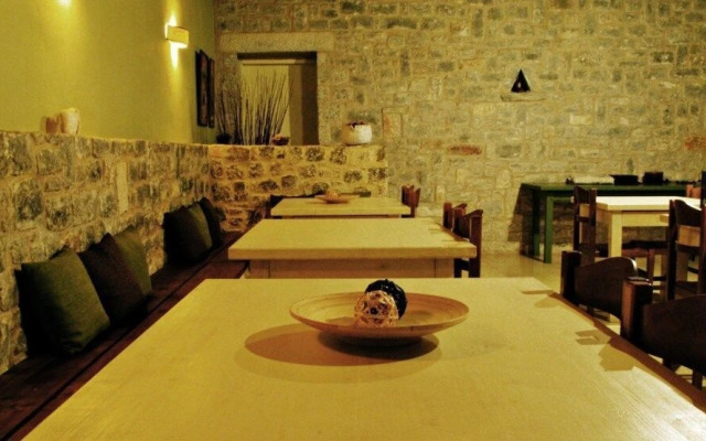 Vlyhada Residence & Restaurant