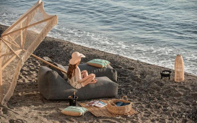 Khroma Luxury Suite 1 Beach front apartment