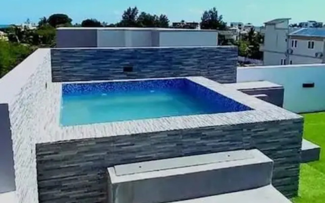 Rooftop Garden Jacuzzi Luxury Villa