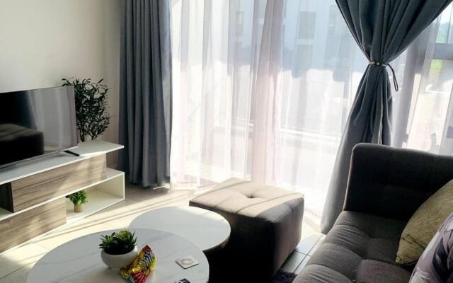 Munyaka Waterfall: Executive Apartment