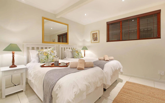 Cape eazi stayz Acc Dysart Cottage