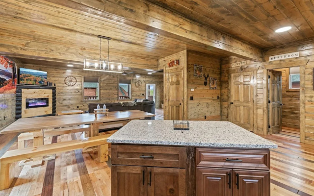 Cabin w/ Hot Tub & Game Room in the Smokys!