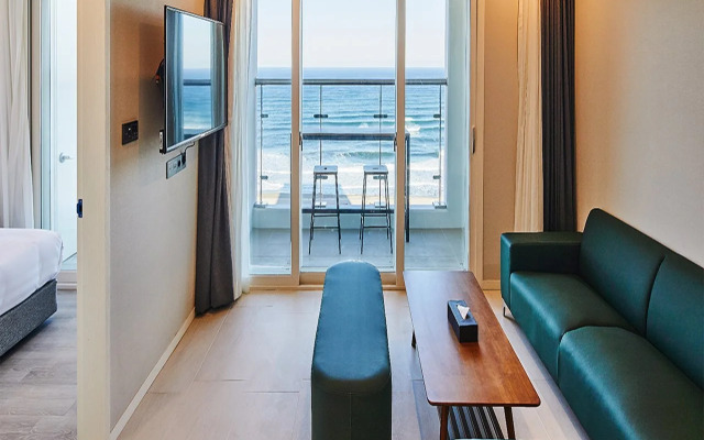 Yangyang White House Pension