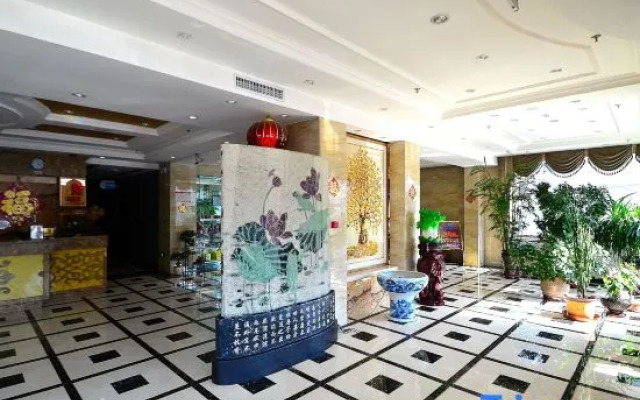 Lanbaoshi Holiday Hotel