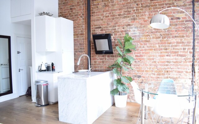 1 Bedroom Flat in Notting Hill With Mezzanine