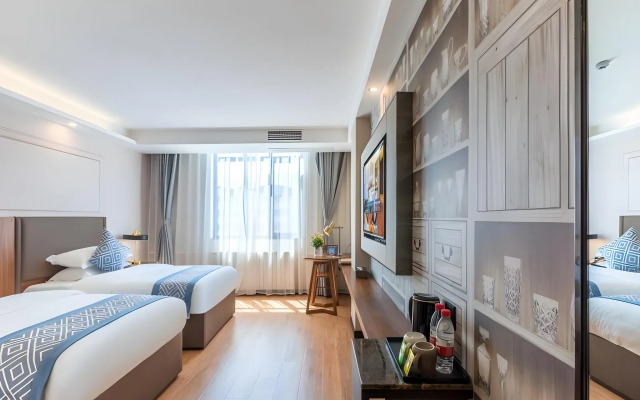 GEM Hotel Fuyang Linquan County Guangming Nan Road