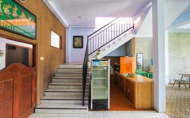 OYO 2453 Artha Graha Vip