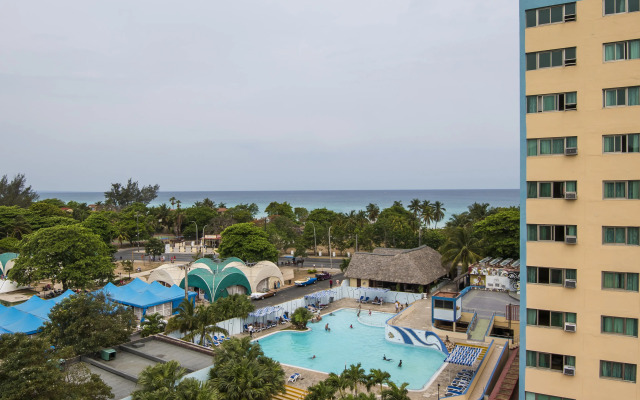 Gran Caribe Sun Beach