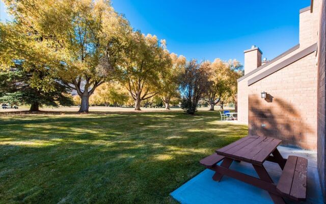 Park Avenue Upgraded 3 Bedroom Condominiums