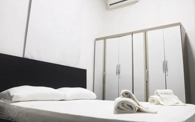 Edens Garden Hostal - Hostel