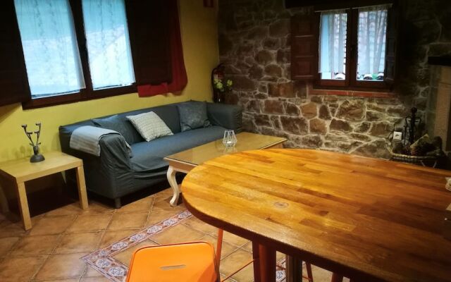 Apartamentos Rurales L'Arboleu