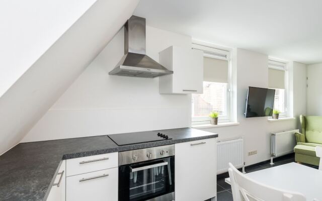 Lovely Holiday Home in Ouddorp Near Lake