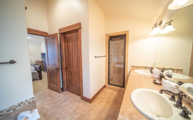 Keystone Sanctuary 248 by SummitCove Vacation Lodging