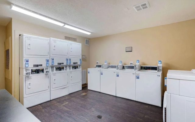 Extended Stay America Hotel Memphis - Poplar Avenue