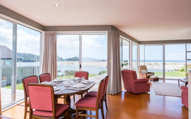 Roberts Retreat - Mangawhai Holiday Home