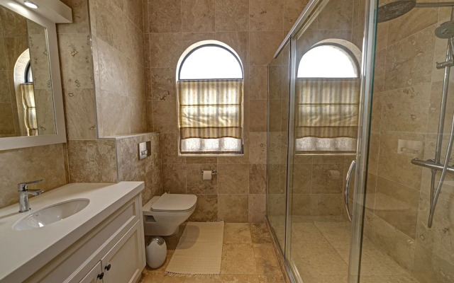 Lagoon Suites Boutique Hotel