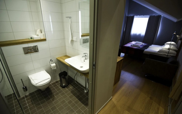 Levi Suites Unna Mànnu