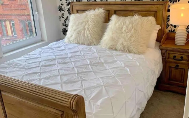 Lovely 2 bedroom modern loft apartment sea view