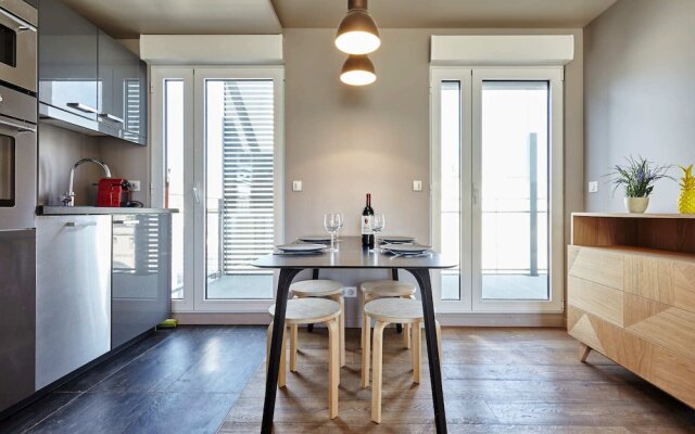 Stunning 2BR Home With Balcony in Batignolles