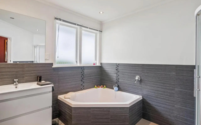 Winara Winner - Waikanae Holiday Home