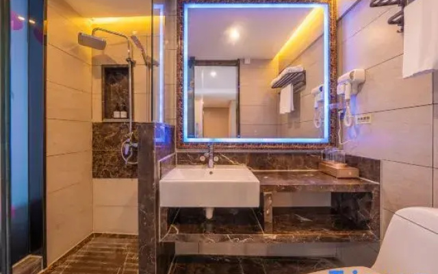 Qixinghui Homestay (Chaoyang Square Zhongshan Road Wanxianghui Branch)