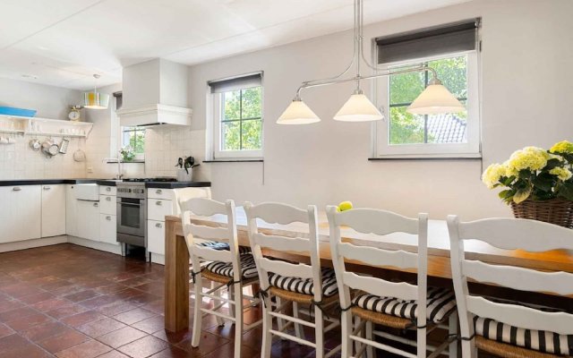 Luxurious Villa With Dishwasher Close to De Veluwe