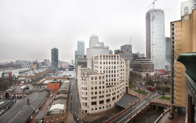 2 Bedroom Apartment With Stunning Views of Canary Wharf