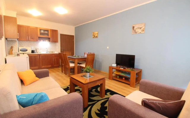 Pine Tree Apartment 3 - B3