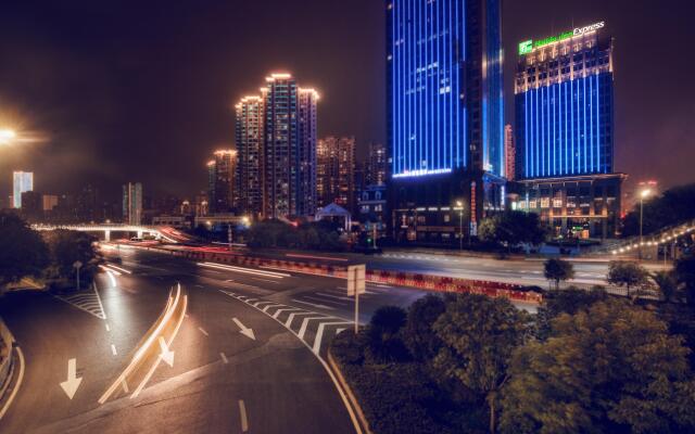 Holiday Inn Express Chongqing Guanyinqiao by IHG