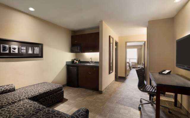 Days Inn by Wyndham Regina Airport West