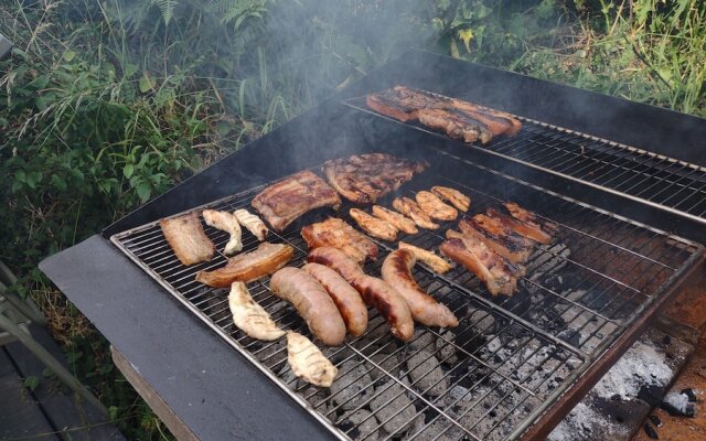 Charming 3-bed Caravan Cymtydu