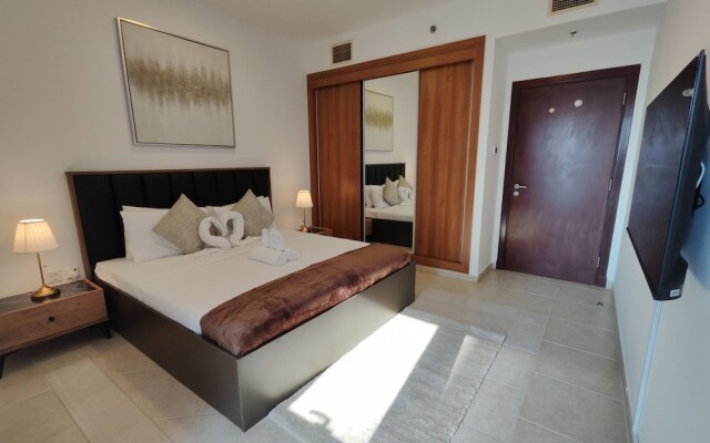 Lux BnB Princess Tower I  Palm & Ocean Views