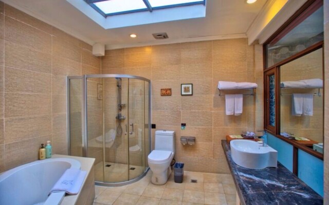 Lijiang Wangfu Hotel